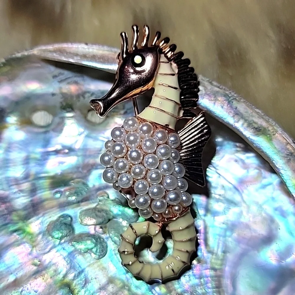 NEW Seahorse Pin Brooch Rose Gold Faux Pearl and Enamel
